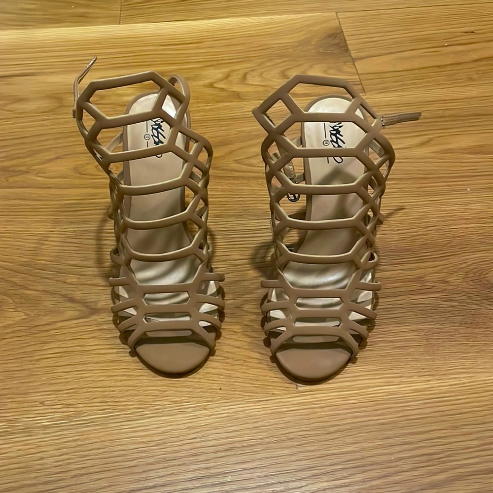 Light Crème Brown Cute Strapped Heels